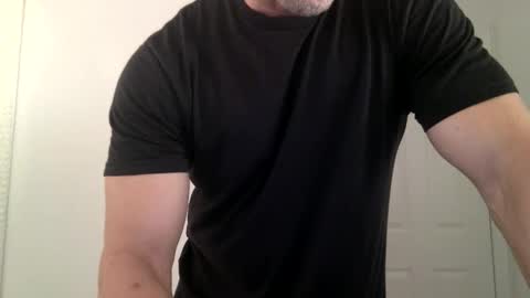 Snapshot of markk702 chatting on October 18, 2025, 2:18 pm markk702 online show from October 18, 2025, 2:18 pm