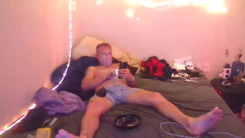 Snapshot of markymark101825061 chatting on December 24, 2024, 10:33 am markymark101825061 online show from December 24, 2024, 10:33 am