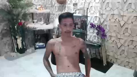 marlmoreno10 online show from December 17, 2025, 6:08 am