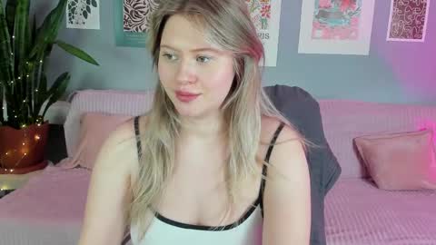 Snapshot of marmel199 chatting on April 1, 2026, 7:31 am Liza online show from April 1, 2026, 7:31 am