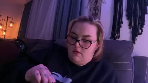 Snapshot of maroon_moon chatting on November 27, 2025, 1:07 am maroon_moon online show from November 27, 2025, 1:07 am