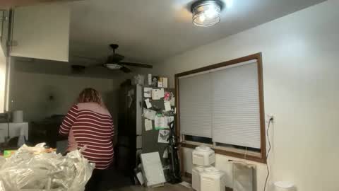 Snapshot of maroon_moon chatting on November 30, 2025, 10:25 pm maroon_moon online show from November 30, 2025, 10:25 pm