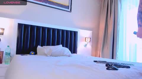 Mari online show from November 18, 2025, 7:02 am