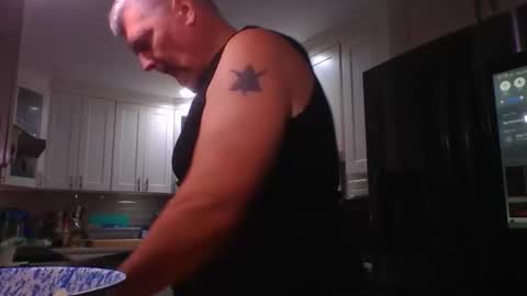 marriedguyold online show from April 22, 2026, 3:13 pm