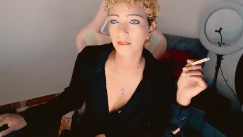 May online show from October 21, 2025, 2:18 pm