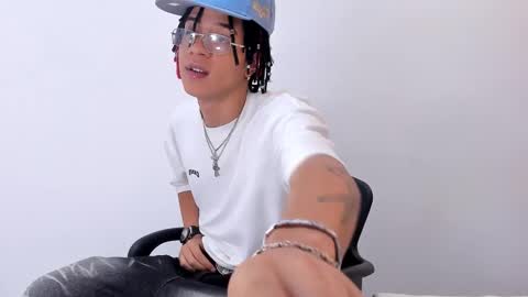 MARSHALL online show from January 6, 2026, 1:04 pm