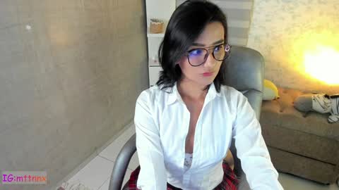 Snapshot of martiiinaa_ chatting on January 17, 2025, 5:11 am Martina online show from January 17, 2025, 5:11 am
