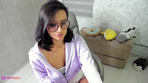 Snapshot of martiiinaa_ chatting on February 3, 2025, 5:56 pm Martina online show from February 3, 2025, 5:56 pm