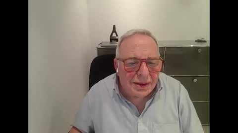 martin_1947 online show from December 17, 2024, 11:27 pm