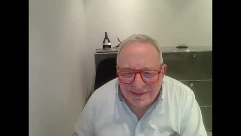 martin_1947 online show from February 22, 2025, 10:09 pm