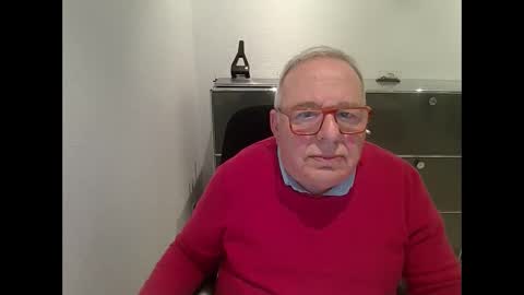 martin_1947 online show from February 27, 2025, 5:36 pm