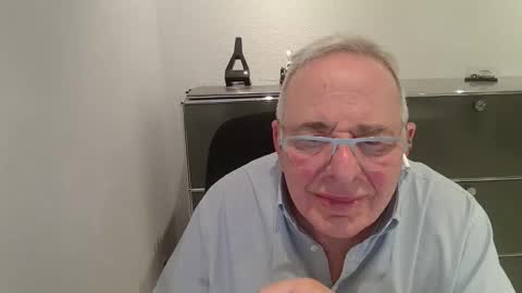 martin_1947 online show from April 1, 2026, 11:02 pm