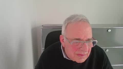 martin_1947 online show from April 3, 2026, 5:11 pm