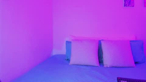 C A R O L I N A  online show from May 11, 2026, 10:54 am