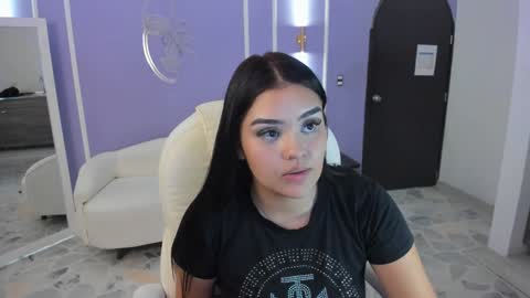 Snapshot of martina_saenz1 chatting on January 22, 2025, 1:10 am Martina online show from January 22, 2025, 1:10 am