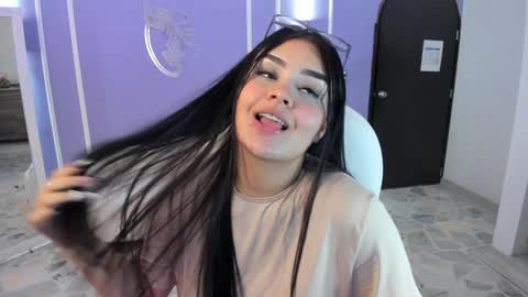 Snapshot of martina_saenz1 chatting on January 23, 2025, 10:54 pm Martina online show from January 23, 2025, 10:54 pm