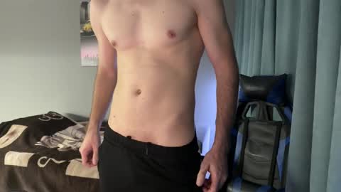 Snapshot of martinboy01 chatting on October 24, 2025, 5:09 pm Martin online show from October 24, 2025, 5:09 pm