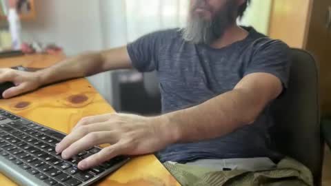 Snapshot of martincito22xl chatting on November 27, 2025, 11:23 am Martincito online show from November 27, 2025, 11:23 am