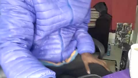 martineznn64 online show from January 17, 2025, 2:18 am