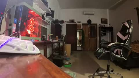 martingillesg online show from February 8, 2026, 12:03 am