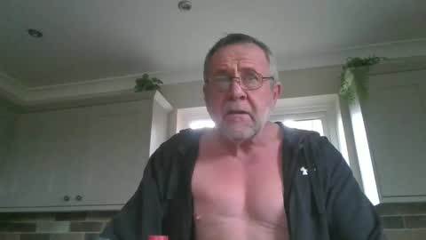 martinrgbxxxx online show from February 2, 2026, 9:41 am