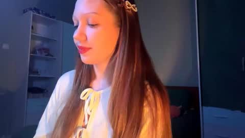 Snapshot of martinwion chatting on October 12, 2025, 7:57 pm Emily online show from October 12, 2025, 7:57 pm