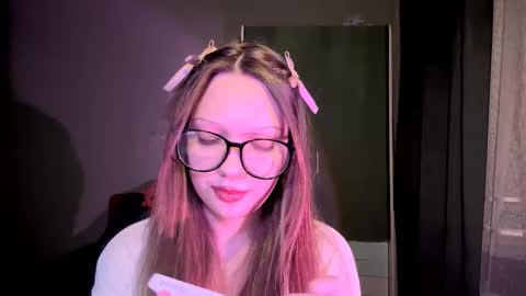 Snapshot of martinwion chatting on November 12, 2025, 7:46 pm Emily online show from November 12, 2025, 7:46 pm