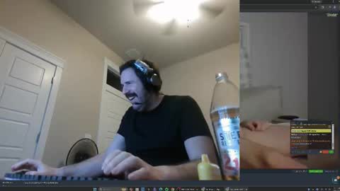 Snapshot of martlz chatting on March 14, 2026, 8:42 am Martlz online show from March 14, 2026, 8:42 am