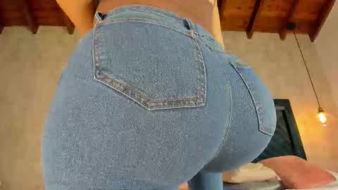 Martina online show from October 18, 2025, 7:36 pm