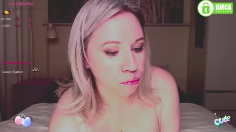 Snapshot of mary__linn chatting on September 22, 2025, 1:02 pm Mary linn online show from September 22, 2025, 1:02 pm