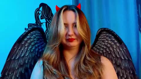 mary_broks online show from October 31, 2025, 9:10 am