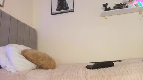 mary_cute9 online show from May 12, 2026, 12:13 pm