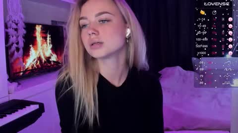 Snapshot of mary_romance chatting on November 21, 2025, 4:33 am Mary online show from November 21, 2025, 4:33 am