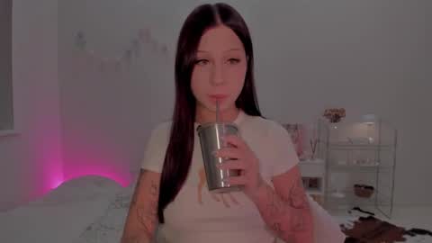 Maryana online show from September 24, 2025, 2:31 pm