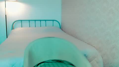 Anna online show from April 4, 2026, 2:43 am