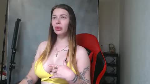 Snapshot of maryhotloves chatting on October 16, 2025, 11:44 am MaryHotLoves online show from October 16, 2025, 11:44 am