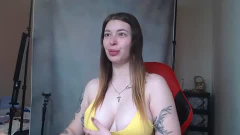 Snapshot of maryhotloves chatting on November 7, 2025, 8:36 am MaryHotLoves online show from November 7, 2025, 8:36 am