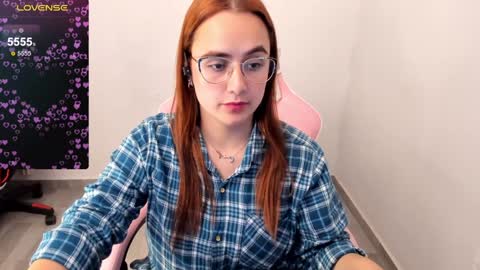 Snapshot of maryluna95 chatting on January 6, 2025, 3:20 am Dulce Maria online show from January 6, 2025, 3:20 am