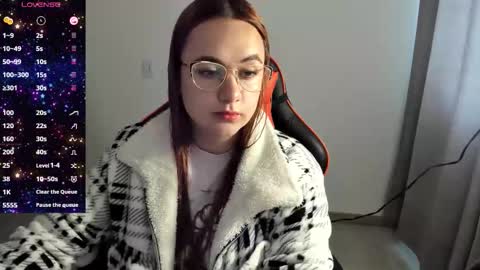 Snapshot of maryluna95 chatting on October 14, 2025, 4:30 pm Dulce Maria online show from October 14, 2025, 4:30 pm