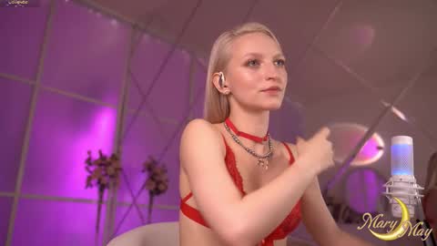 Snapshot of marylunamay chatting on October 5, 2025, 3:38 am Mary online show from October 5, 2025, 3:38 am