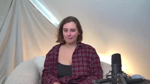 Snapshot of marymurrays chatting on September 18, 2025, 7:10 am MaryMurrays online show from September 18, 2025, 7:10 am