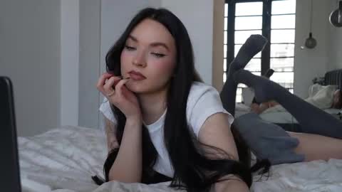 Marina online show from April 10, 2026, 11:04 am