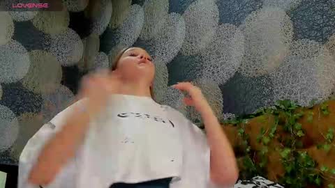 Snapshot of maryshiotta chatting on February 7, 2025, 3:19 pm Mary online show from February 7, 2025, 3:19 pm