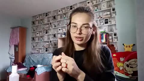 Kelly online show from April 10, 2026, 7:24 am