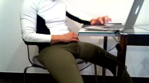 Mask07 online show from September 9, 2025, 4:17 pm