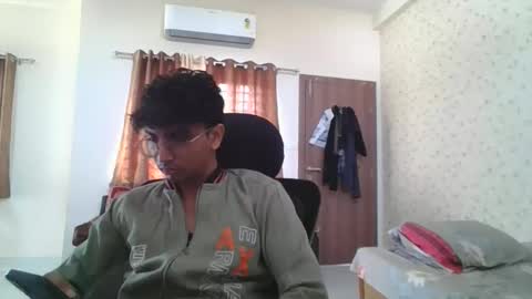 Mask Boy online show from November 23, 2025, 4:12 am