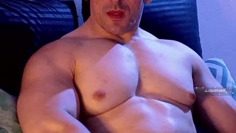Snapshot of masked_bodybuilder chatting on January 17, 2025, 11:29 pm masked_bodybuilder online show from January 17, 2025, 11:29 pm