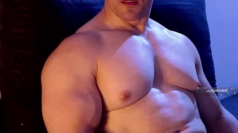 Snapshot of masked_bodybuilder chatting on January 31, 2025, 1:01 am masked_bodybuilder online show from January 31, 2025, 1:01 am