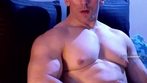 Snapshot of masked_bodybuilder chatting on February 18, 2025, 12:15 am masked_bodybuilder online show from February 18, 2025, 12:15 am