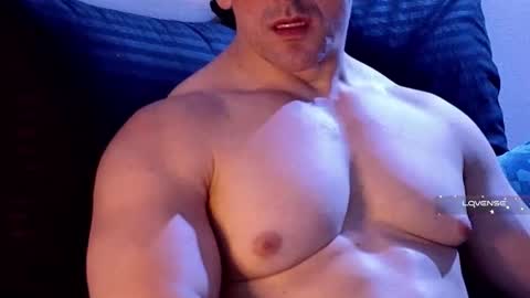 Snapshot of masked_bodybuilder chatting on February 20, 2025, 12:30 am masked_bodybuilder online show from February 20, 2025, 12:30 am